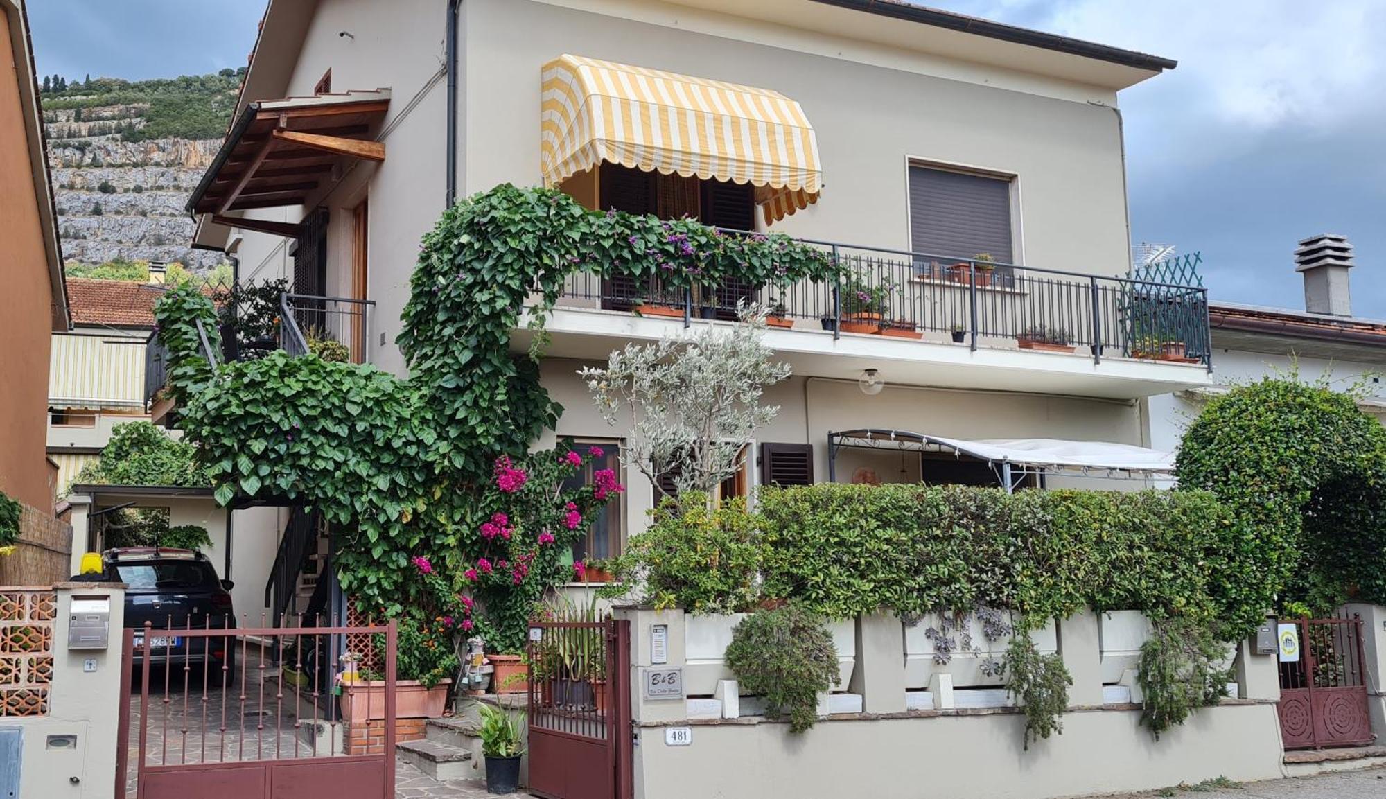 Via Della Grotta Bed & Breakfast